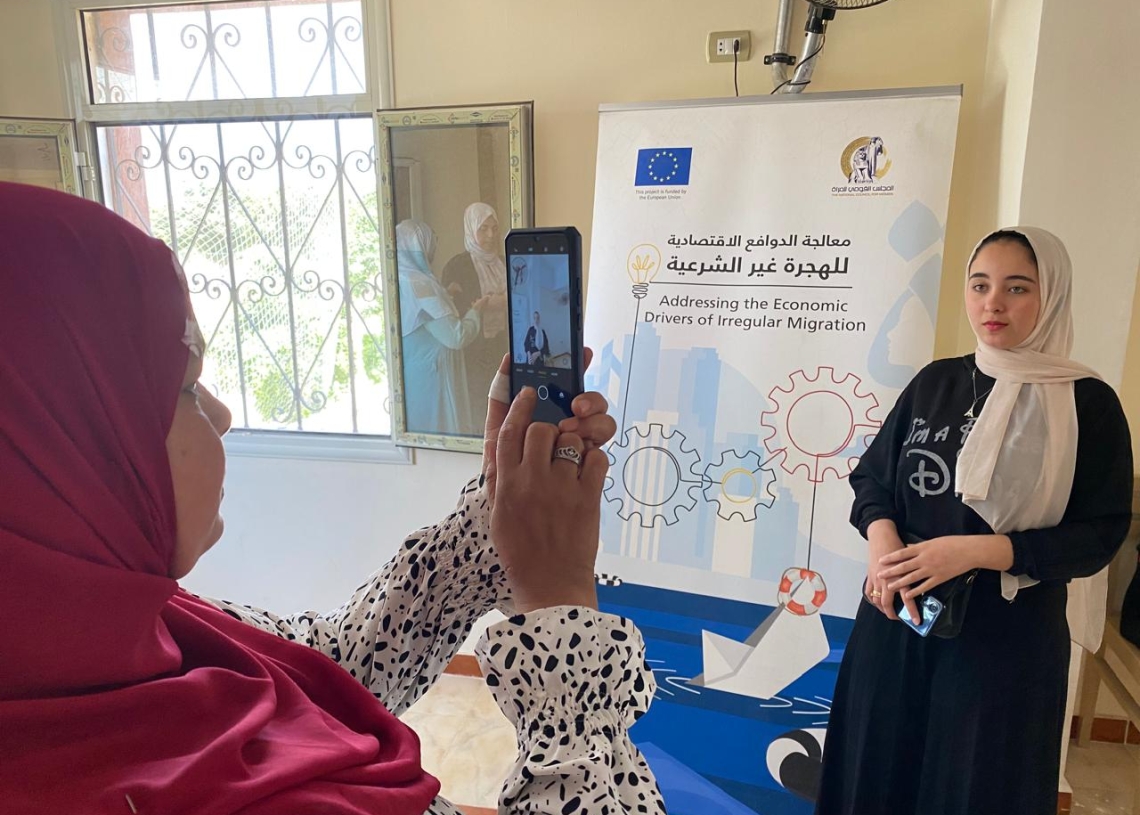 القومي للمرأة ينظم برنامجا تدريبيا على "التصوير بالهاتف المحمول 19 - جريدة المساء