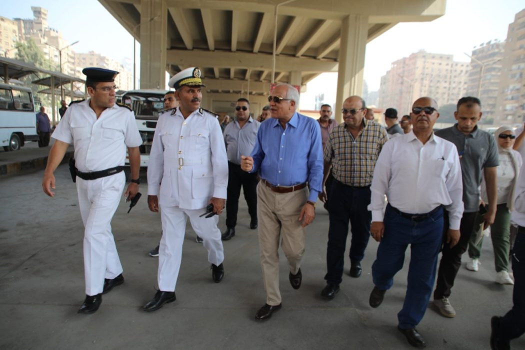 محافظ الجيزة يتابع سير العمل بمواقف السرفيس والملاكى أسفل محور كمال عامر.. بأرض اللواء وناهيا (صور) 19 - جريدة المساء محافظ الجيزة يتابع سير العمل بمواقف السرفيس والملاكى أسفل محور كمال عامر.. بأرض اللواء وناهيا (صور) 18 - جريدة المساء