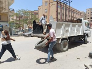 استجابة لشكاوي المواطنين.. محافظة الجيزة تشن حملات لرفع المخلفات بالوراق وامبابة.. وغلق محال مخالفة بالطوابق وحدائق الأهرام.. وإزالة تعديات بالبدرشين 22 - جريدة المساء