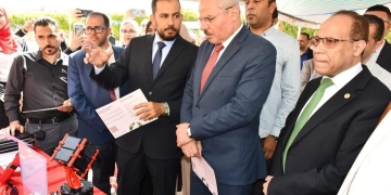 د.مندور يتفقد مشروعات تخرج الكلية المصرية الصينية للتكنولوجيا التطبيقية 2 - جريدة المساء د.مندور يتفقد مشروعات تخرج الكلية المصرية الصينية للتكنولوجيا التطبيقية 1 - جريدة المساء