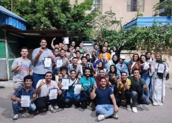 عميد آداب طنطا يشيد بفريق المسرح الفائز بمهرجان المسرحى الشتوي 21 - جريدة المساء