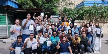 عميد آداب طنطا يشيد بفريق المسرح الفائز بمهرجان المسرحى الشتوي 1 - جريدة المساء