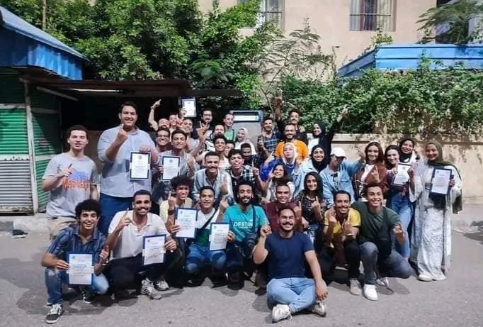 عميد آداب طنطا يشيد بفريق المسرح الفائز بمهرجان المسرحى الشتوي 19 - جريدة المساء