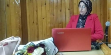 الدكتوراه لأميرة مختار النحلة من جامعة القناة 2 - جريدة المساء الدكتوراه لأميرة مختار النحلة من جامعة القناة 1 - جريدة المساء