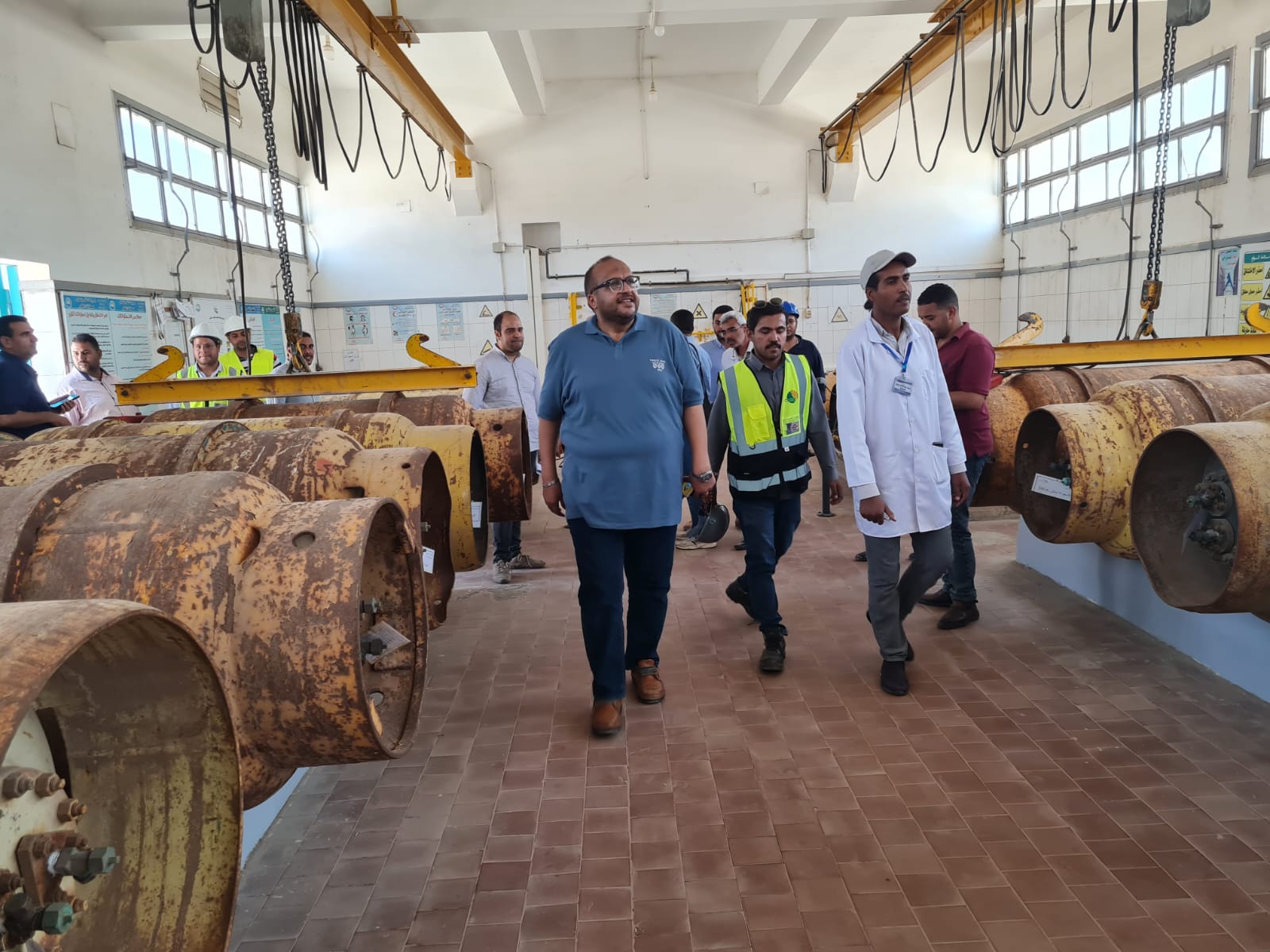 رئيس مياه سوهاج يتفقد محطات مياه الشرب والصرف الصحى بالبلينا ويشدد على ضرورة الالتزام باجراءات السلامة والصحة المهنية وتامين بيئة العمل 23 - جريدة المساء