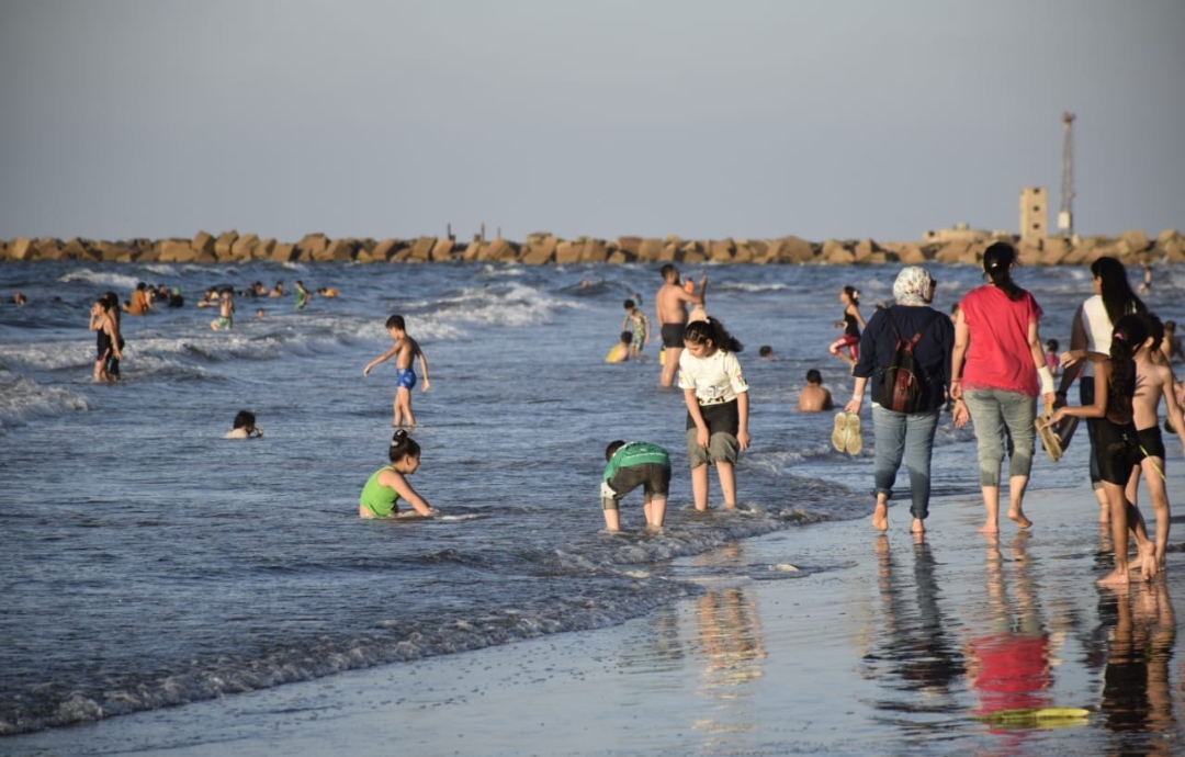 اليوم الأخير فى العيد ببورسعيد ساحة مصر وحديقة فريال والممشى الجديد تمتلىء بالمواطنين 17 - جريدة المساء