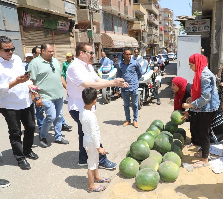 محافظ المنوفية يتابع مستوى النظافة والإشغالات فى شارعي عمر أفندى والسلطان حسين بغرب شبين 19 - جريدة المساء