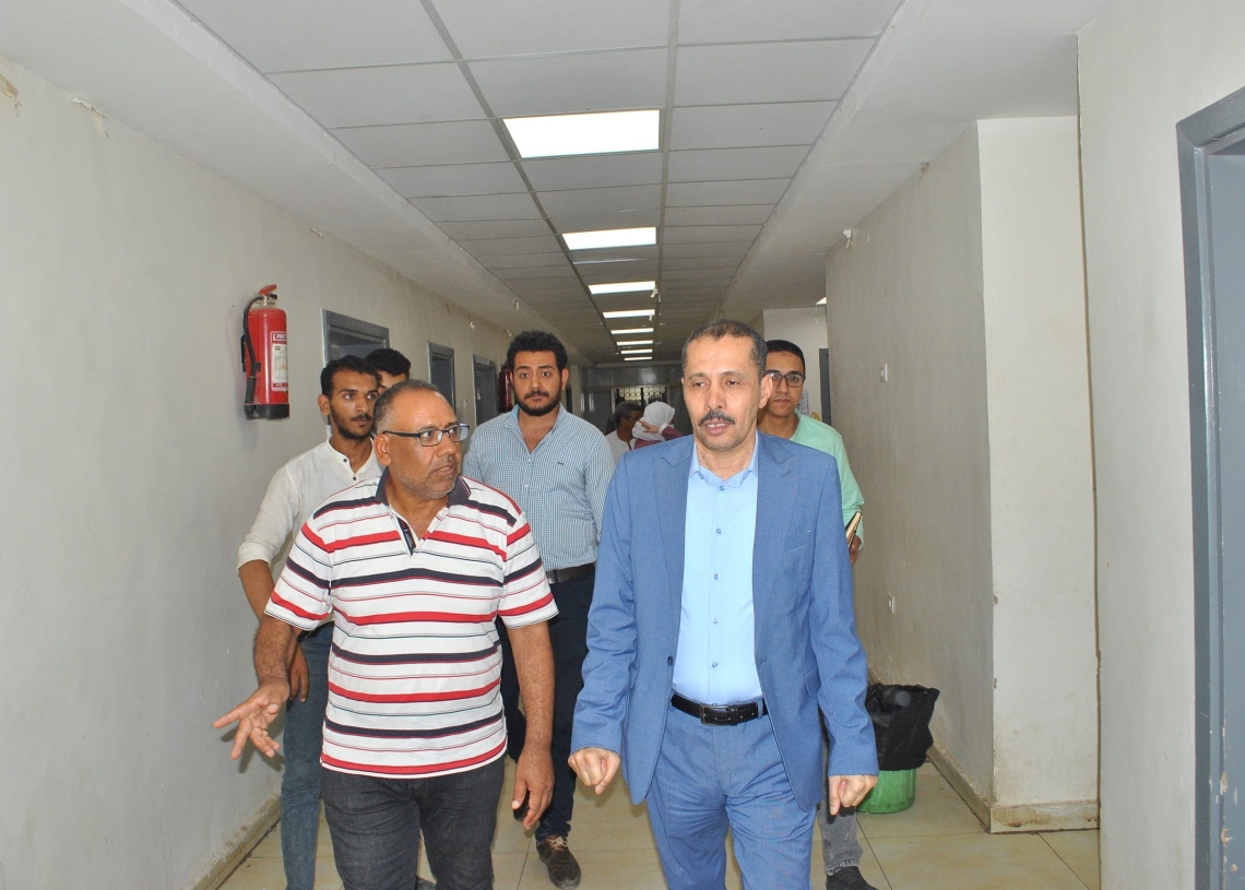 وكيل صحة سوهاج يتفقد مستشفى سوهاج العام وأخميم المركزي في الساعات الأولى من صباح اليوم 19 - جريدة المساء