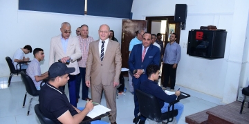 ١٠٠٠ طالب وطالبة يؤدون امتحانات نهاية العام بالجامعة الأهلية للتعلم الإلكتروني بسوهاج 1 - جريدة المساء