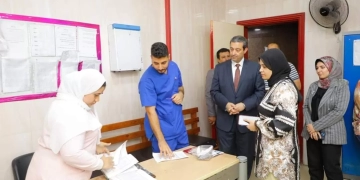 "الشهابى" يفاجئ مستشفى دمياط العام فى جولة مسائية للإطمئنان على مستوى الخدمات الطبية 2 - جريدة المساء "الشهابى" يفاجئ مستشفى دمياط العام فى جولة مسائية للإطمئنان على مستوى الخدمات الطبية 1 - جريدة المساء