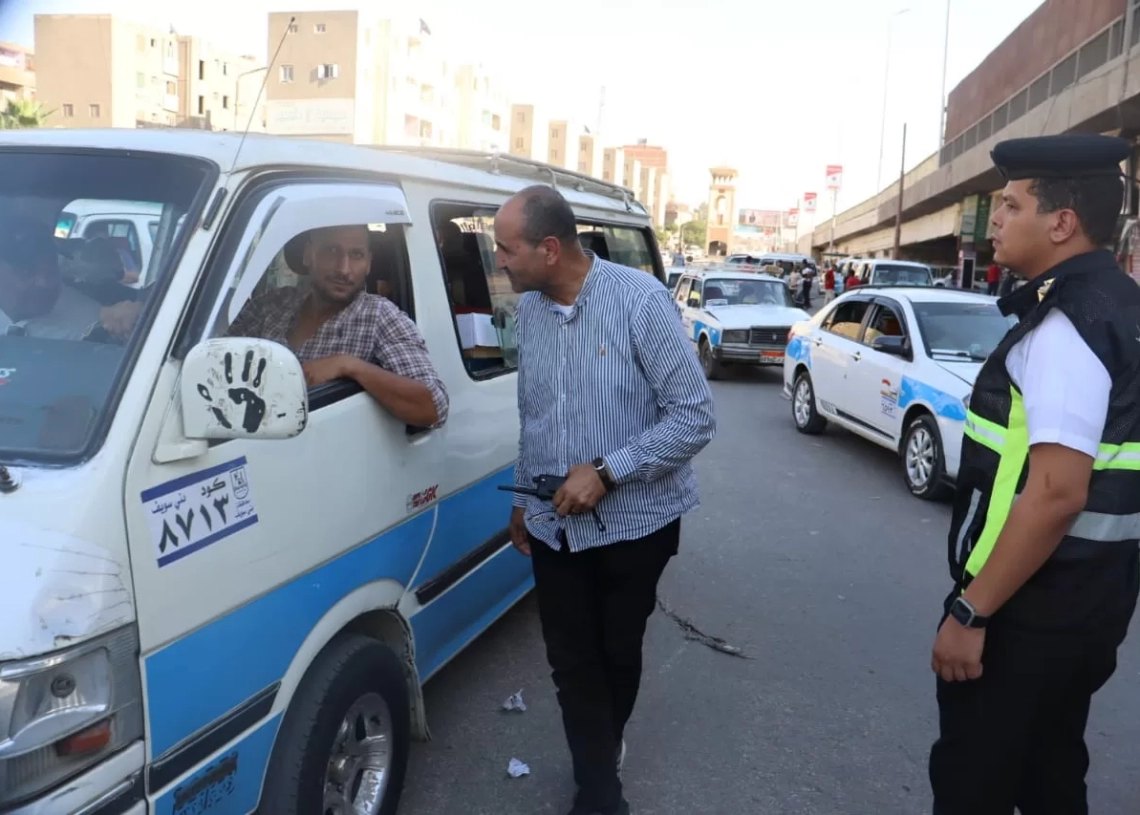 لمتابعة الالتزام بتعريفة الأجرة وخطوط السير  للتاكسي والسرفيس داخل المدينة 18 - جريدة المساء