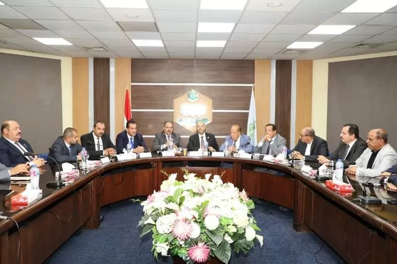 للإرتقاء بالصناعة المصرية..وزير العمل ومحافظ الشرقية يعقدان إجتماعاً مع مجلس إدارة جمعية مستثمري العاشر من رمضان 19 - جريدة المساء