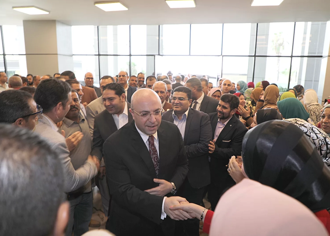 في أول يوم بعد تجديد الثقة.. استقبال حافل لمحافظ بنى سويف 20 - جريدة المساء في أول يوم بعد تجديد الثقة.. استقبال حافل لمحافظ بنى سويف 19 - جريدة المساء