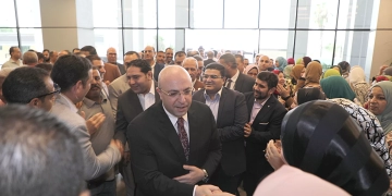 في أول يوم بعد تجديد الثقة.. استقبال حافل لمحافظ بنى سويف 2 - جريدة المساء في أول يوم بعد تجديد الثقة.. استقبال حافل لمحافظ بنى سويف 1 - جريدة المساء