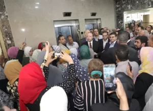 في أول يوم بعد تجديد الثقة.. استقبال حافل لمحافظ بنى سويف 23 - جريدة المساء