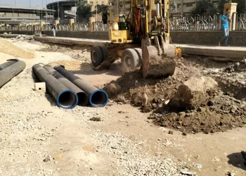 بدء أعمال تنفيذ خط مياه 400 مم لإنهاء مشكلة الانقطاعات بمنطقة الطوابق في فيصل 32 - جريدة المساء