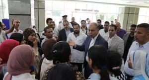 "كدوانى" يستمع للمواطنين بسمالوط.. ويكلف بإنهاء ربط خط طرد الصرف الرئيسي بشارع الصفصافة 21 - جريدة المساء