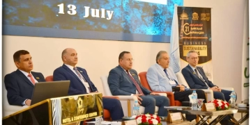 رئيس جامعة الإسكندرية يفتتح فعاليات مؤتمر "التحديات العالمية وتحقيق استدامة الأعمال" 1 - جريدة المساء