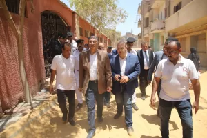 في إطار خطة المحافظة لمواجهة الأسواق العشوائية | محافظ الجيزة يزور سوق بن حزم بالبدرشين.. ويؤكد: يوفر نافذة حضارية لخدمة أهالى المدينة 29 - جريدة المساء