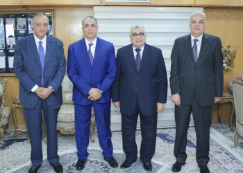 رئيس مجلس الدولة يستقبل نقيب المحامين لتقديم التهنئة 30 - جريدة المساء