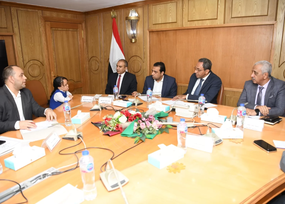 في أول لقاء جماهيرى مع المواطنين.. محافظ قنا بحث 167 طلبا وشكوى 17 - جريدة المساء