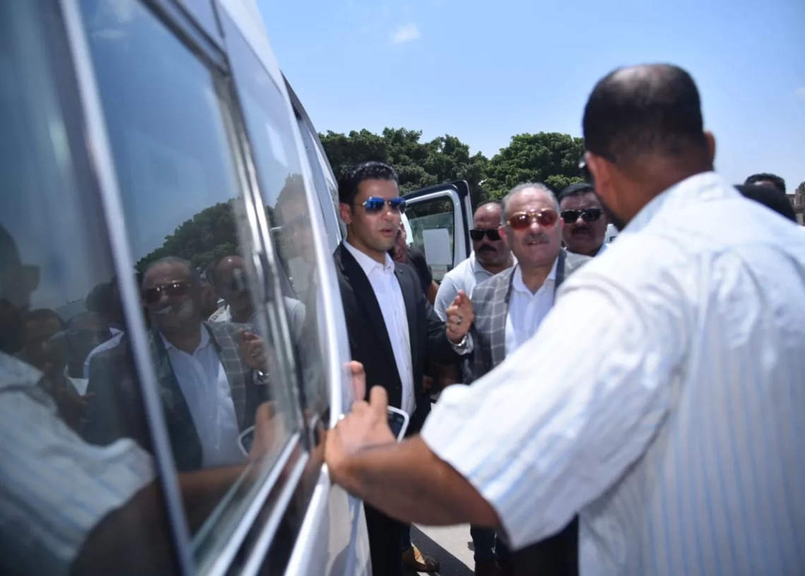 جولة ميدانية لنائب المحافظ والسكرتير العام لمتابعة الالتزام بتعريفة الأجرة الجديدة بمطروح 19 - جريدة المساء جولة ميدانية لنائب المحافظ والسكرتير العام لمتابعة الالتزام بتعريفة الأجرة الجديدة بمطروح 18 - جريدة المساء