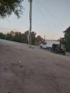عامود ضغط عالى يهدد حياة المواطنين بكوم المؤمنين.. فى قنا 35 - جريدة المساء