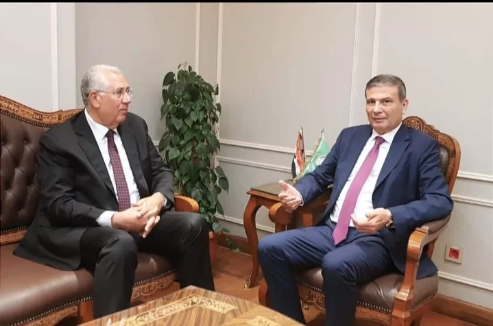 "فاروق" يستقبل وزير الزراعة السابق بمقر الوزارة بالعاصمة الإدارية   17 - جريدة المساء