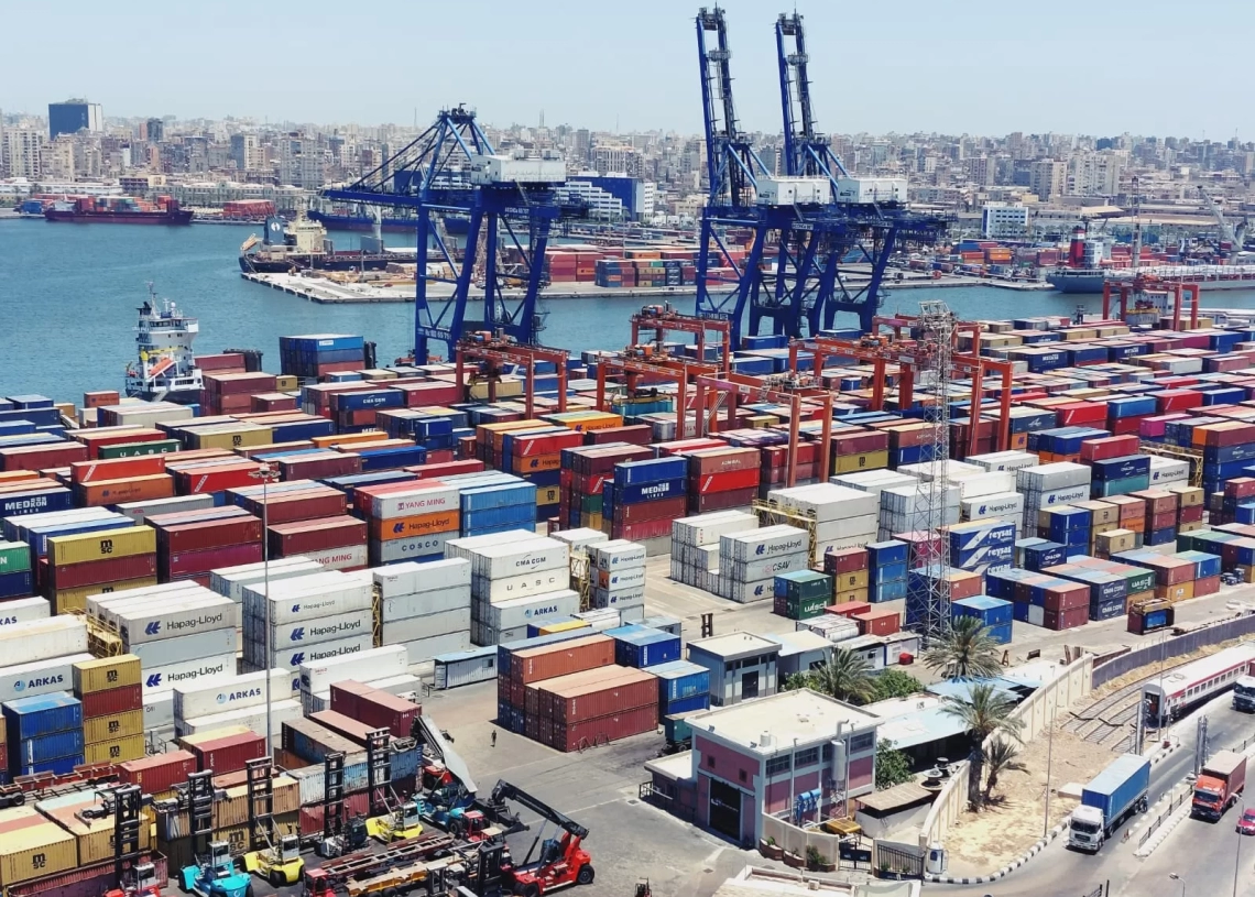 إنتظام حركتي الملاحة والتداول في بميناء الاسكندريه 19 - جريدة المساء