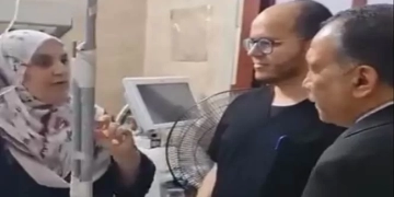 محافظ أسيوط يتفقد مستشفى الإيمان العام في جولة مفاجئة ويوجه بعلاج حالتين على نفقته الخاصة 1 - جريدة المساء