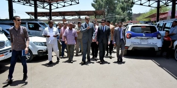 محافظ سوهاج يتفقد سير العمل بمحطات الوقود ومواقف سيارات الأجرة.. ويتابع مدى الالتزام بتعريفة الركوب المقررة 2 - جريدة المساء محافظ سوهاج يتفقد سير العمل بمحطات الوقود ومواقف سيارات الأجرة.. ويتابع مدى الالتزام بتعريفة الركوب المقررة 1 - جريدة المساء