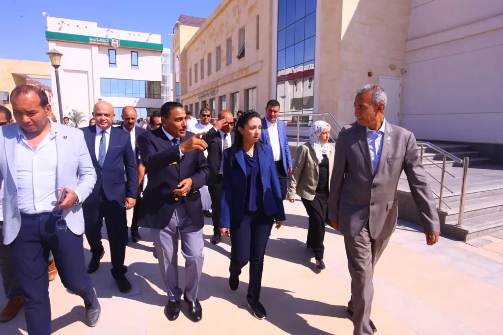 وزيرة التضامن تتفقد مجمع "تحيا مصر" للخدمات الحكومية بسيدى عبد الرحمن بالعلمين 23 - جريدة المساء