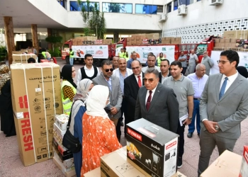 ضمن مبادرة "دكان الفرحة".. محافظ الدقهلية يسلم أجهزة منزلية وكهربائية ل 20 عروسة من الأسر الأولى بالرعاية 22 - جريدة المساء ضمن مبادرة "دكان الفرحة".. محافظ الدقهلية يسلم أجهزة منزلية وكهربائية ل 20 عروسة من الأسر الأولى بالرعاية 21 - جريدة المساء