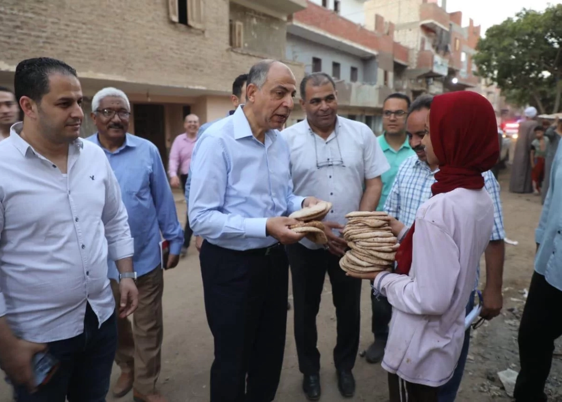 محافظ المنيا: ضبط 98 مخالفة خلال حملات تفتيشية تموينية مكبرة على المخابز والأسواق بمركز أبو قرقاص 18 - جريدة المساء محافظ المنيا: ضبط 98 مخالفة خلال حملات تفتيشية تموينية مكبرة على المخابز والأسواق بمركز أبو قرقاص 17 - جريدة المساء