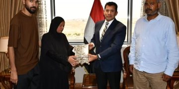 وزير الشباب والرياضة يلتقي أسرة لاعب نادي الكهرباء للتجديف الراحل محمد عمرو 2 - جريدة المساء وزير الشباب والرياضة يلتقي أسرة لاعب نادي الكهرباء للتجديف الراحل محمد عمرو 1 - جريدة المساء