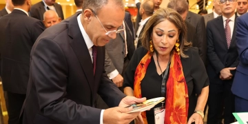 وزير الخارجية والسفيرة منى عمر يتفقدان معرض قومى المرأة على هامش مؤتمر المصريين في الخارج 2 - جريدة المساء وزير الخارجية والسفيرة منى عمر يتفقدان معرض قومى المرأة على هامش مؤتمر المصريين في الخارج 1 - جريدة المساء