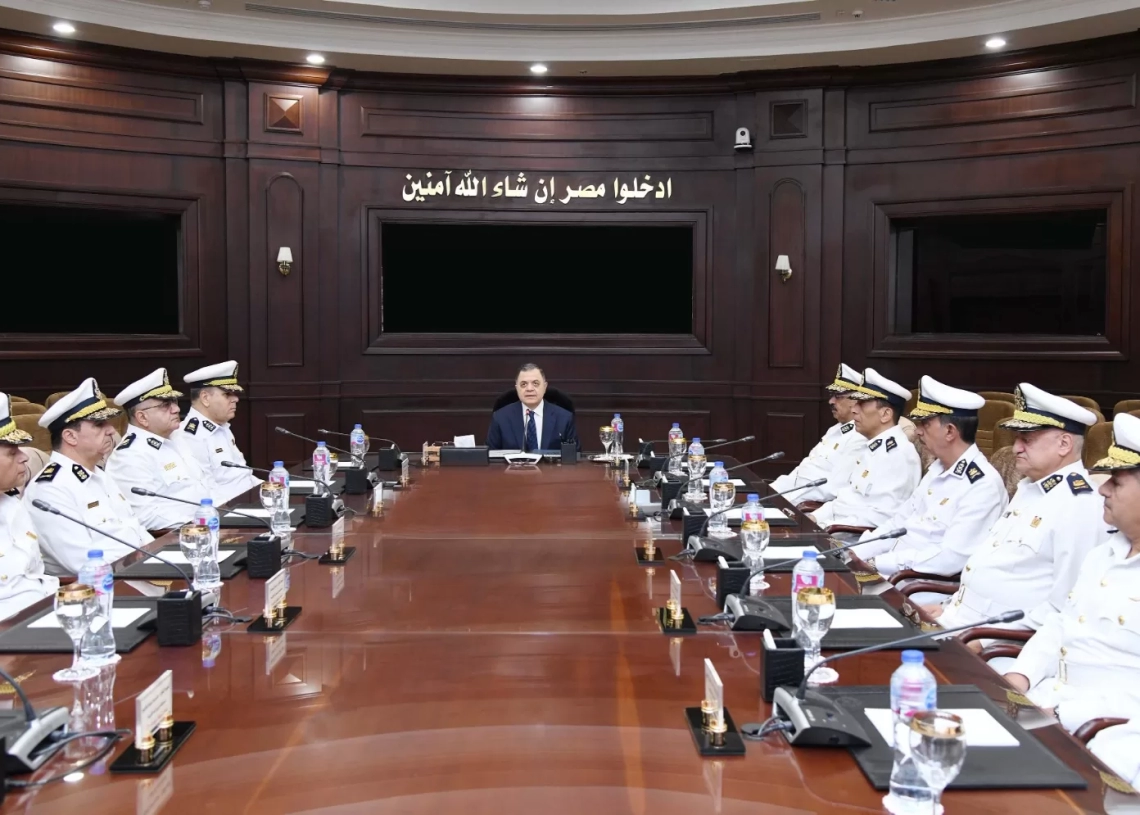 وزير الداخلية يجتمع مع عدد من مساعديه لمراجعة المراحل التنفيذية لإستراتيجية العمل الأمنى 19 - جريدة المساء