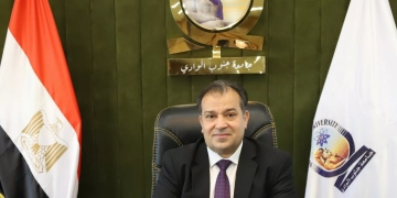 رئيس جامعة جنوب الوادي يهنيء الفائزين من اساتذة الجامعة بجائزة الدولة التشجيعية 2 - جريدة المساء رئيس جامعة جنوب الوادي يهنيء الفائزين من اساتذة الجامعة بجائزة الدولة التشجيعية 1 - جريدة المساء