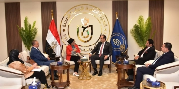 رئيس هيئة الرعاية الصحية ونائبة وزير الصحة لشئون السكان وتنمية الأسرة المصرية: تنفيذ برامج تحسين الخصائص السكانية ودعم مبادرة الألف يوم الذهبية في محافظات التأمين الصحي الشامل 1 - جريدة المساء