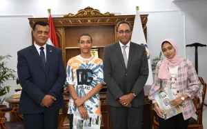 محافظ قنا يكرم أوائل الثانوية العامة 31 - جريدة المساء