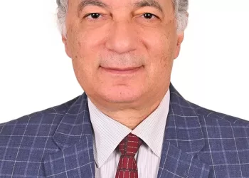 رئيس جامعة مدينة السادات تهنئ "أبوزيد" لفوزه بجائزة الدولة التشجيعية 17 - جريدة المساء