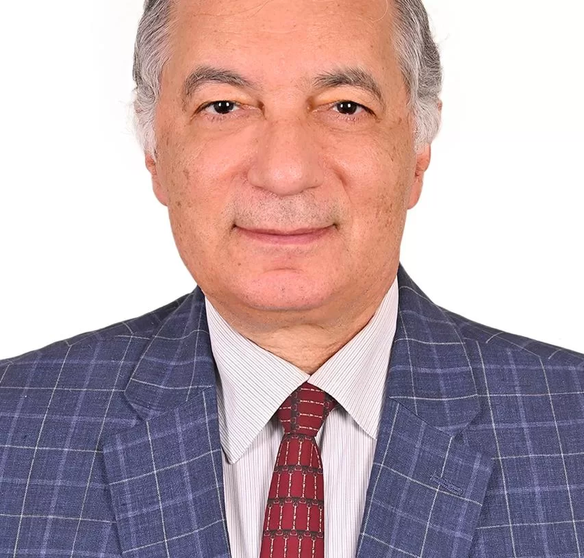 رئيس جامعة مدينة السادات تهنئ "أبوزيد" لفوزه بجائزة الدولة التشجيعية 18 - جريدة المساء