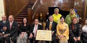 السفير اليابانى يحتفل بحصول د.كرم خليل على وسام الامبراطور الياباني 1 - جريدة المساء