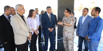 محافظ الجيزة يزور المتحف المصري الكبير.. ويشيد بالصرح الأثري العظيم 2 - جريدة المساء محافظ الجيزة يزور المتحف المصري الكبير.. ويشيد بالصرح الأثري العظيم 1 - جريدة المساء