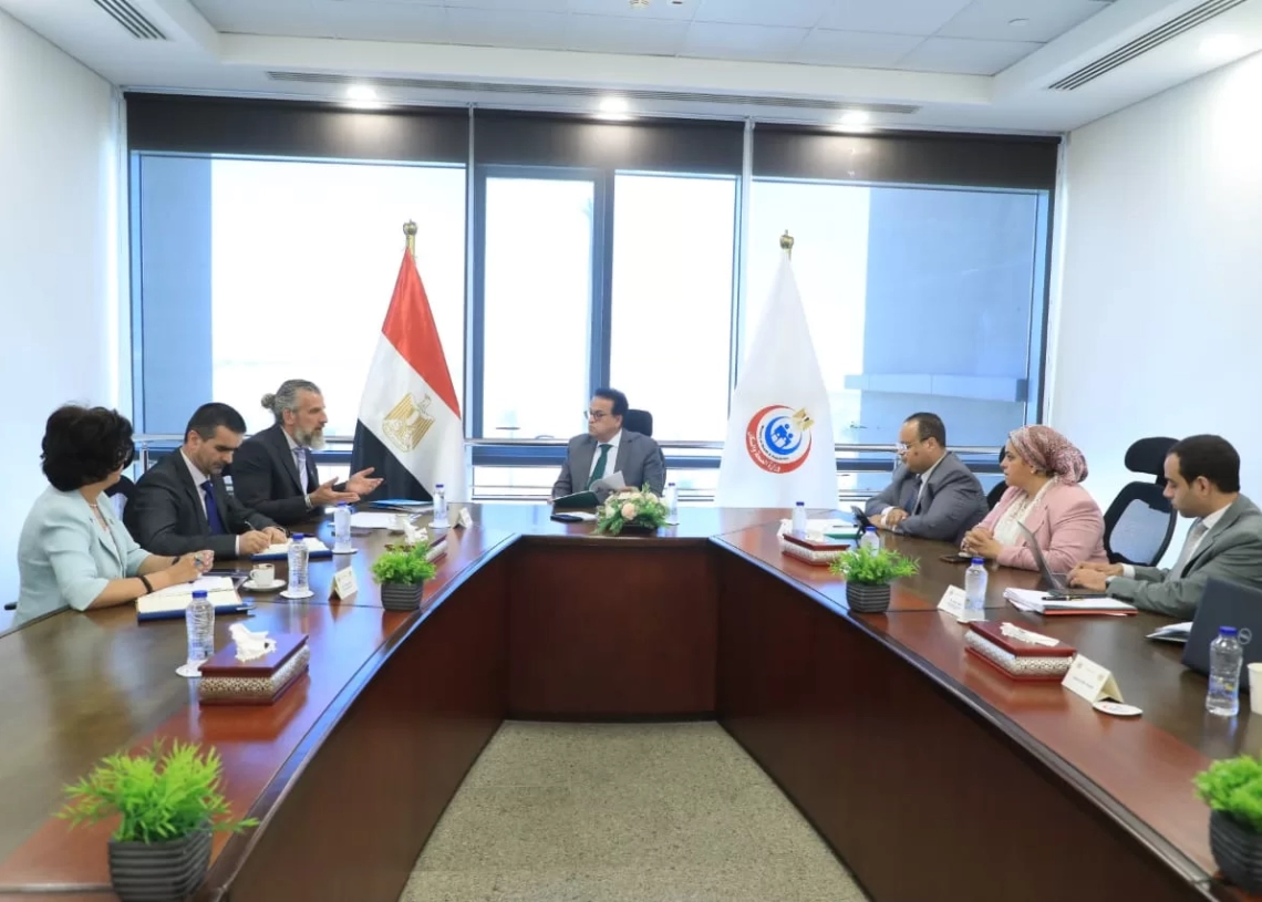 وزير الصحة يناقش مع ممثل «يونيسيف» سبل التعاون المشترك 20 - جريدة المساء وزير الصحة يناقش مع ممثل «يونيسيف» سبل التعاون المشترك 19 - جريدة المساء