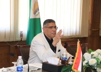 محافظ الجيزة يجتمع مع جمعية صحراء الأهرام لبحث ودراسة مشكلات مواطني حدائق الأهرام 17 - جريدة المساء