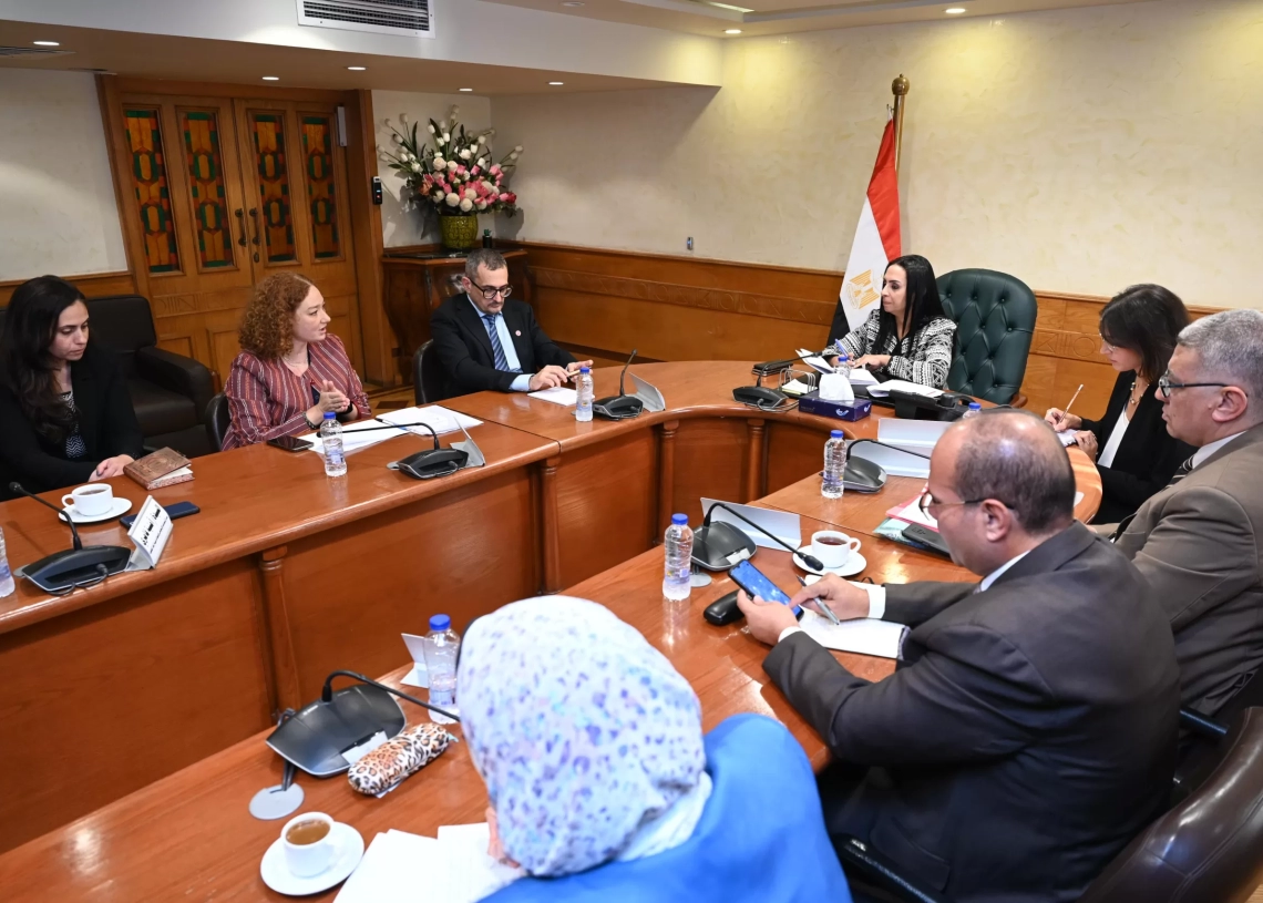 وزيرة التضامن تبحث مع هيئة إنقاذ الطفولة.. تعزيز التمكين الاقتصادى والاجتماعى للأسر الفقيرة ورعاية اللاجئين 20 - جريدة المساء وزيرة التضامن تبحث مع هيئة إنقاذ الطفولة.. تعزيز التمكين الاقتصادى والاجتماعى للأسر الفقيرة ورعاية اللاجئين 19 - جريدة المساء