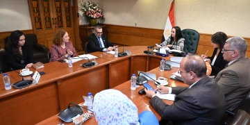 وزيرة التضامن تبحث مع هيئة إنقاذ الطفولة.. تعزيز التمكين الاقتصادى والاجتماعى للأسر الفقيرة ورعاية اللاجئين 2 - جريدة المساء وزيرة التضامن تبحث مع هيئة إنقاذ الطفولة.. تعزيز التمكين الاقتصادى والاجتماعى للأسر الفقيرة ورعاية اللاجئين 1 - جريدة المساء