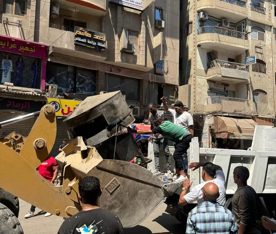 بالصور- محافظة الجيزة تزيل 750 حالة إشغال للمحال التجارية والباعة الجائلين بالهرم 20 - جريدة المساء بالصور- محافظة الجيزة تزيل 750 حالة إشغال للمحال التجارية والباعة الجائلين بالهرم 19 - جريدة المساء