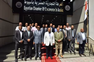 لتوفير 500 فرصة عمل.. محافظ أسيوط يسلم عقود 26 ورشة بمجمع الصناعات الصغيرة للمنتفعين من الشباب 23 - جريدة المساء